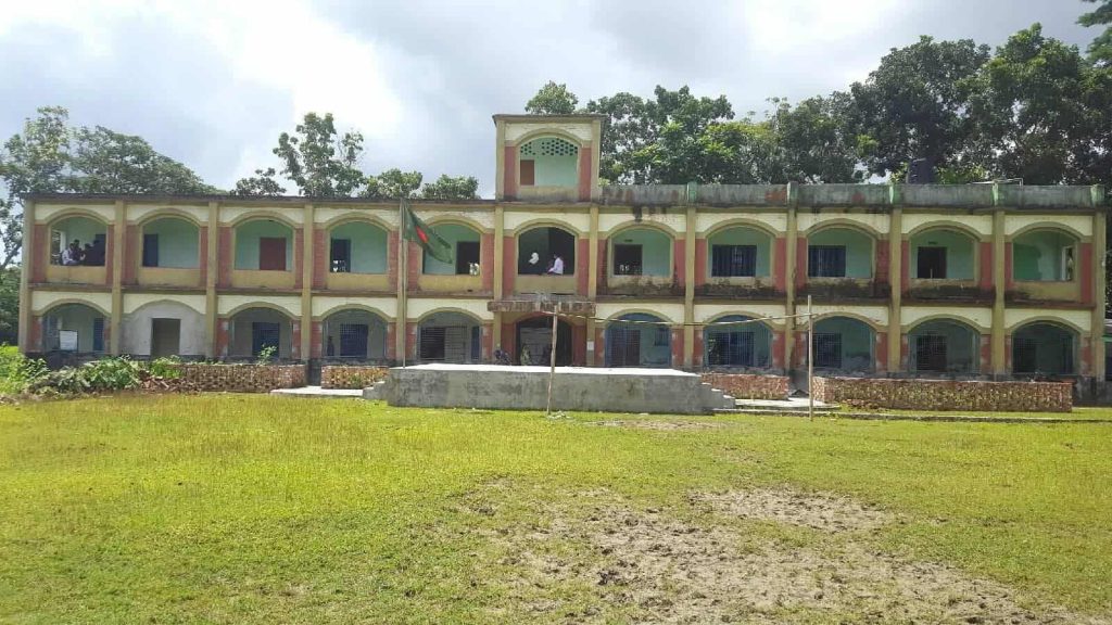 <span>উত্তরপত্র নিয়ে পালিয়েছে ইন্দুরকানী সরকারি / </span>ইন্দুরকানীতে হল থেকে উত্তরপত্র নিয়ে পালালো এইচ এস সি পরিক্ষার্থী