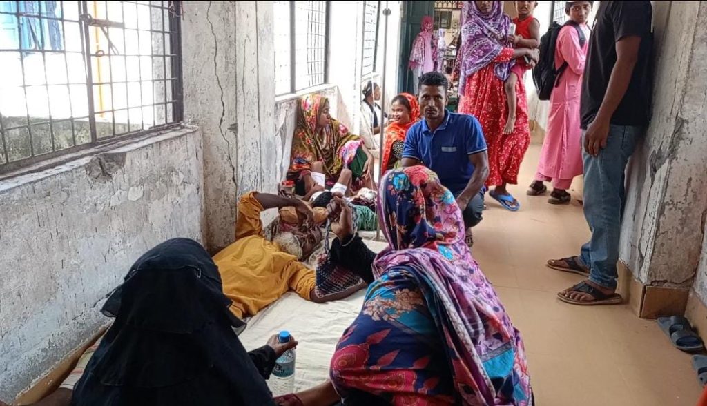 আটোয়ারীতে দেড় লক্ষ মানুষের ৫ জন চিকিৎসক, শয্যা সংকটে রোগীরা